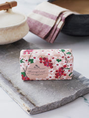 Our extra-gentle 100% vegetable soap is enriched with nourishing Shea Butter for a creamy and luxurious lather. Flowering Currant is the perfect balance of tart, crisp notes of fresh citrus and rich floral.