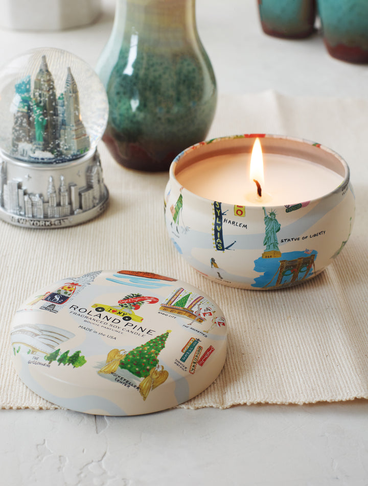 Holiday in New York Roland Pine Tin Candle *NEW*