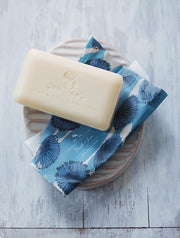  North Shore features deeply layered notes of sea salt & lush, watery florals that will transport you to the edge of the sea with crashing waves, hot sun and sandy beaches. Our extra-gentle 100% vegetable soap is enriched with nourishing Shea Butter for a creamy and luxurious lather.