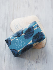  North Shore features deeply layered notes of sea salt & lush, watery florals that will transport you to the edge of the sea with crashing waves, hot sun and sandy beaches. Our extra-gentle 100% vegetable soap is enriched with nourishing Shea Butter for a creamy and luxurious lather.