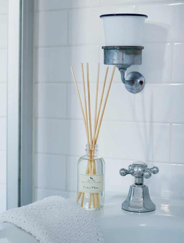 The best way to fragrance every room 24/7! Soap & Paper Factory’s 3.65 oz Reed Diffusers last up to six months and we recommend you flip the reeds often to instantly infuse any space. Additional reeds available for purchase here. Roland Pine is Soap & Paper Factory’s most beloved fragrance. Featuring notes of fresh pine & crisp fir, it's a must for the holiday season, but a favorite year-round.